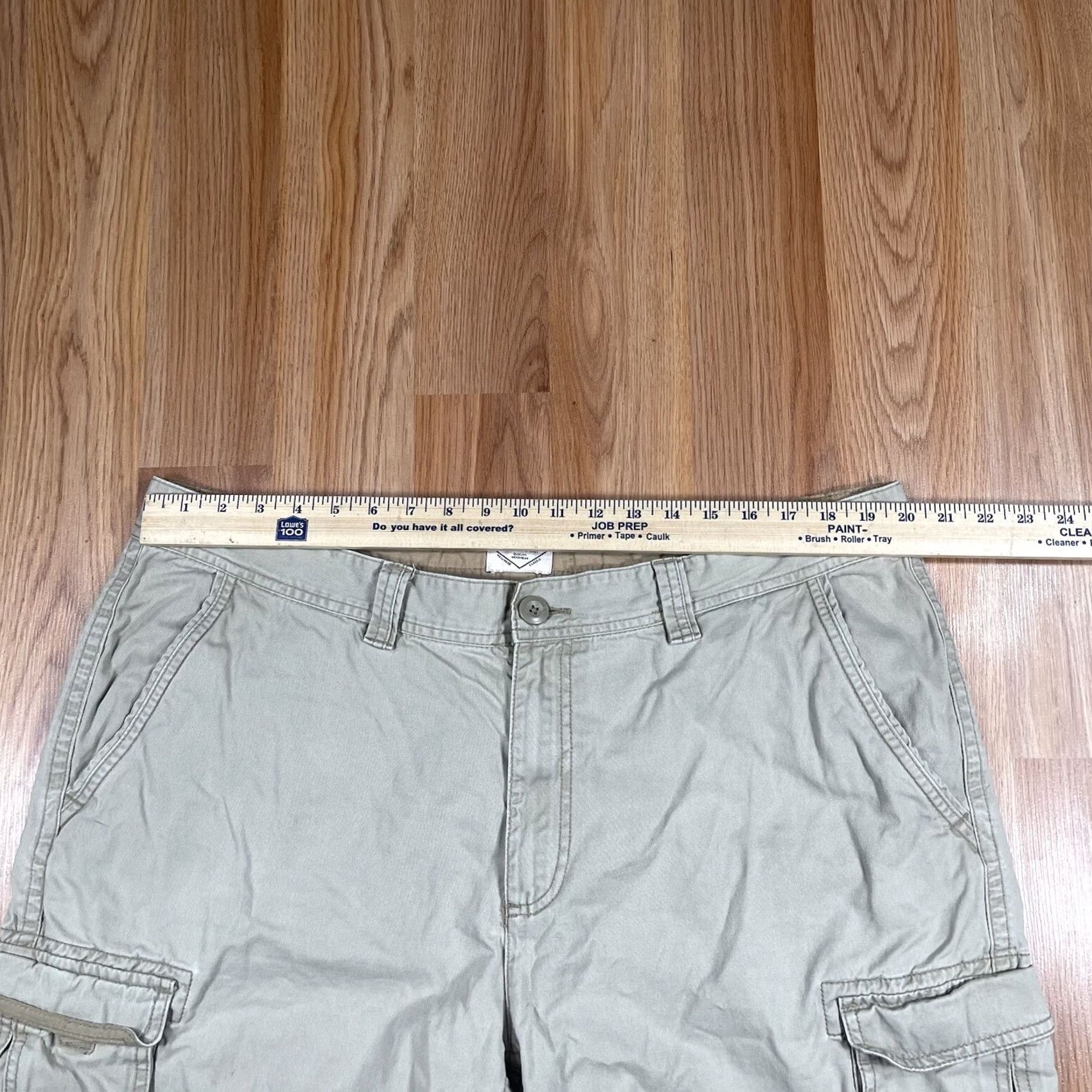 Vintage St. John’s Bay Cargo Shorts Mens 42 Beige Khaki Utility Flat Front Pockets Cargo Shorts Mens 42 Beige Khaki Beige Mens Size US 42 / EU 58 - 3 Thumbnail