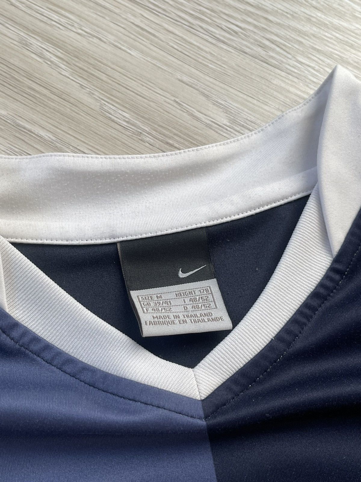 Nike Vintage Nike Team Y2k Center Swoosh Logo 00s Jersey T-shirt Size US M / EU 48-50 / 2 - 6 Thumbnail