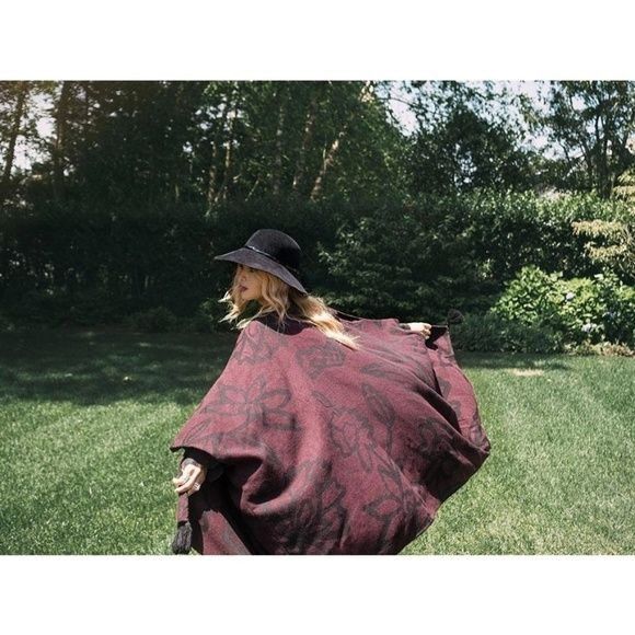 Cleobella Cleobella Wine With Black Contrast & Tassels Sevigny Capelet Size ONE SIZE - 4 Thumbnail