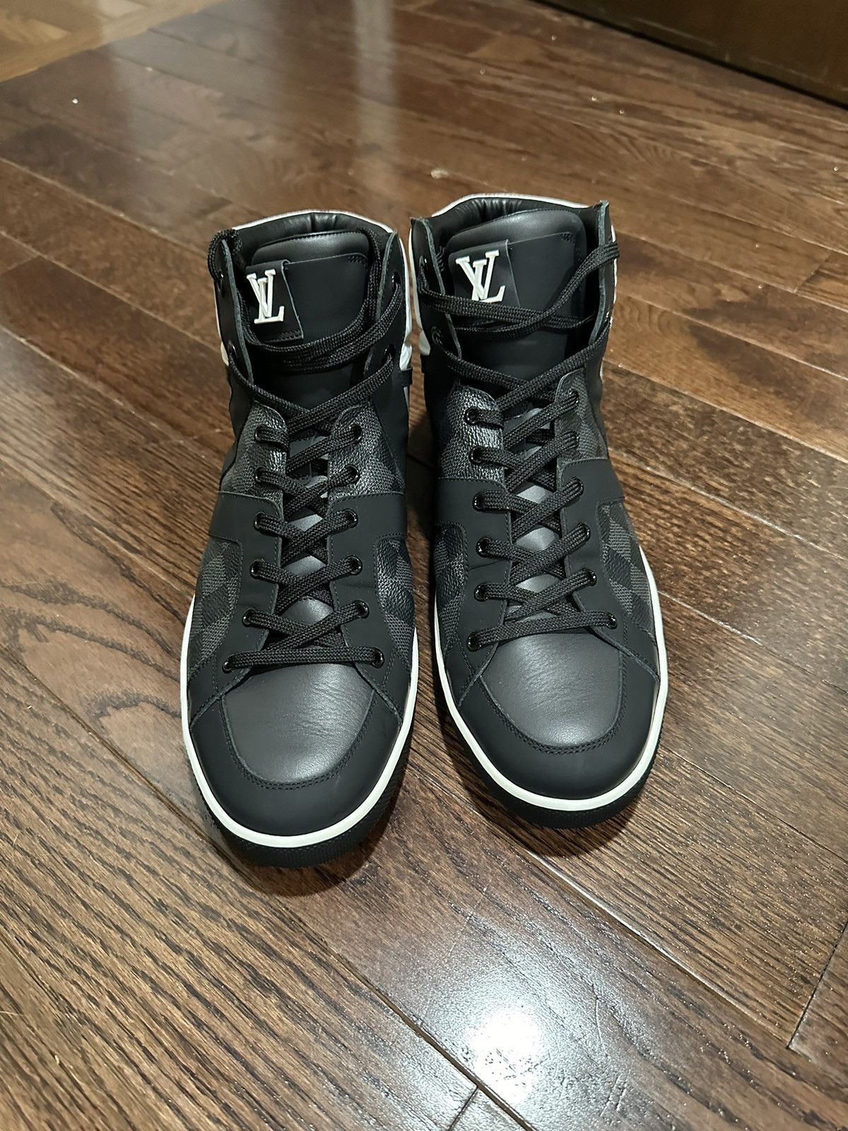 Louis Vuitton Louis Vuitton Hi Top Damier Sneakers Size US 10.5 / EU 43-44 - 2 Thumbnail