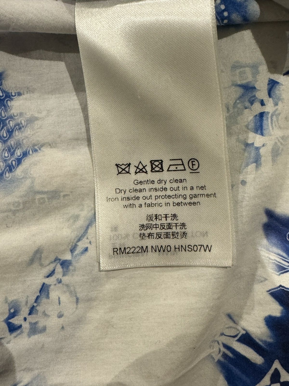 Louis Vuitton Monogram Bandana LV shirt Size US S / EU 44-46 / 1 - 5 Thumbnail