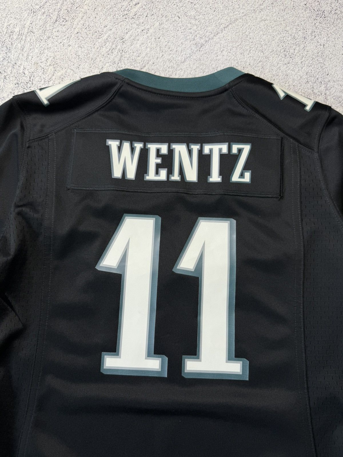 NFL Nike Eagles Carson Wentz #11 Football Jersey WOMEN MEDIUM Size M / US 6-8 / IT 42-44 - 17 Thumbnail