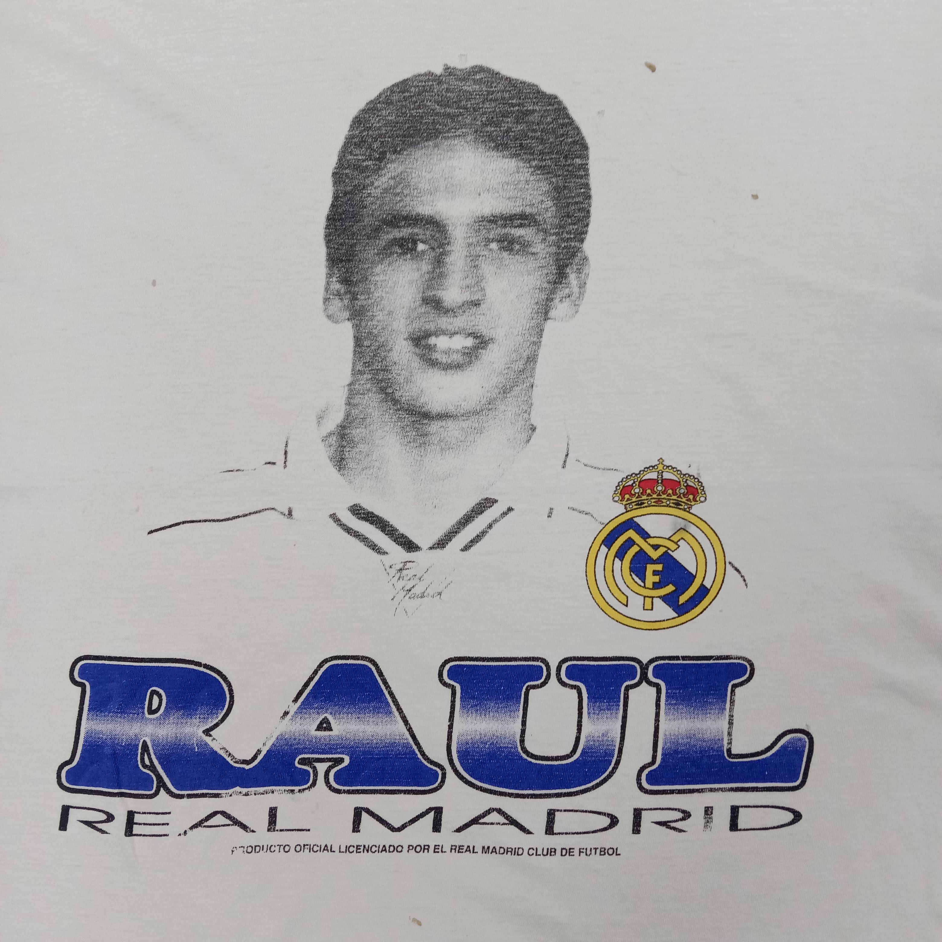 Vintage RAUL Real Madrid Soccer Player Tshirt C267N77 Size US L / EU 52-54 / 3 - 2 Thumbnail