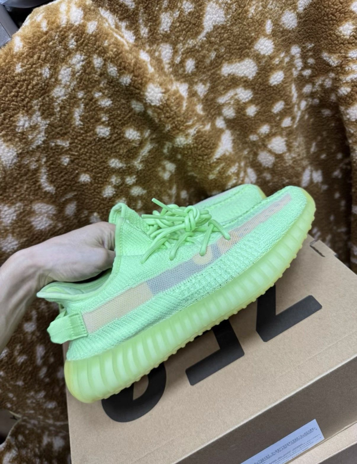 Adidas Adidas Yeezy 350 Glow EG5293 K37 Size US 9 / EU 42 - 7 Thumbnail