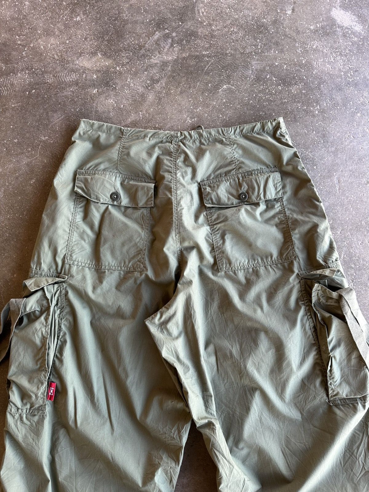 Japanese Brand SEND OFFER🍁BAGGY PARACHUTE JAPANESEBRAND FREAKS BALLON PANT Size US 34 / EU 50 - 11 Thumbnail
