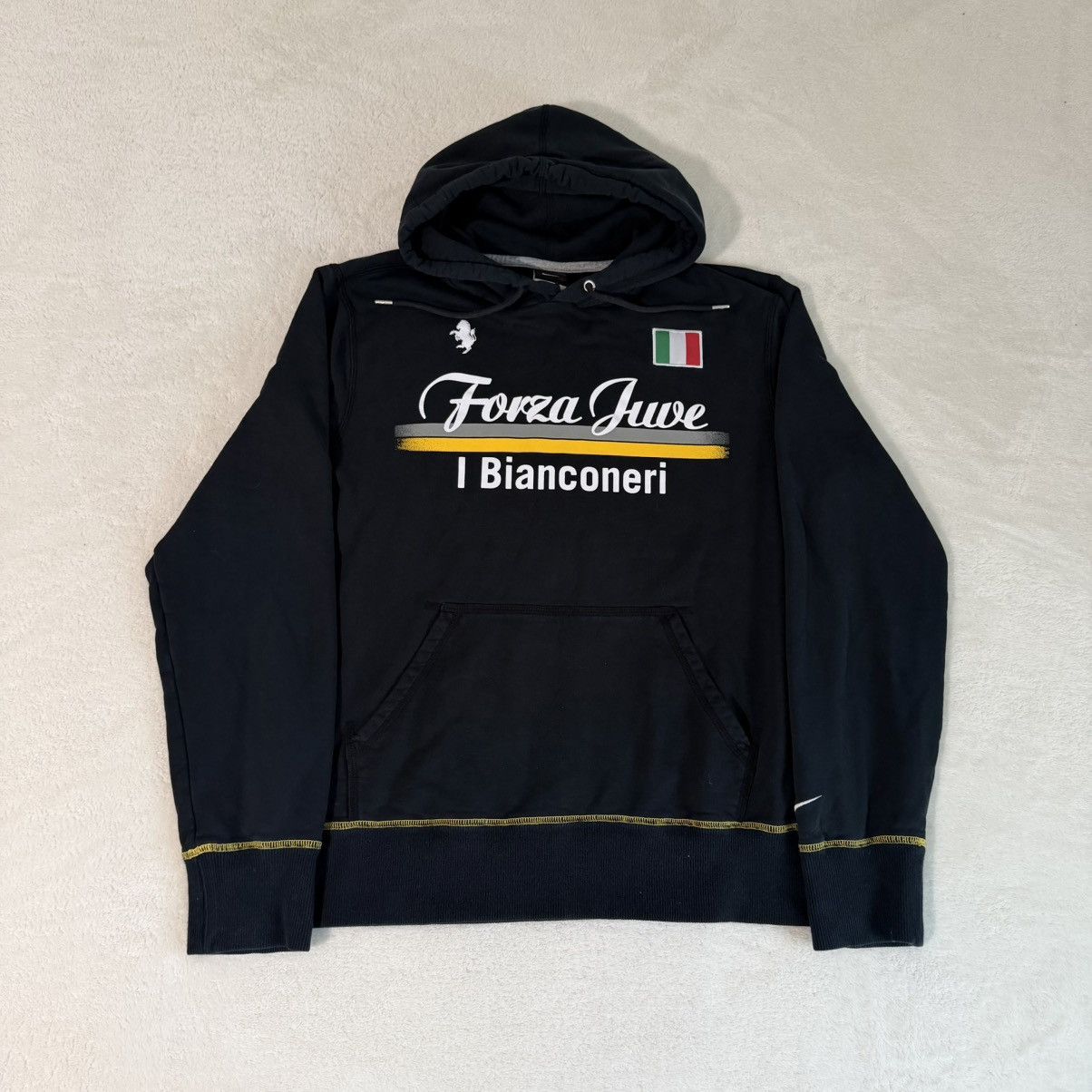 Nike 2011-12 Nike Juventus FC Forza Juve Hoodie Size US L / EU 52-54 / 3 - 1 Thumbnail