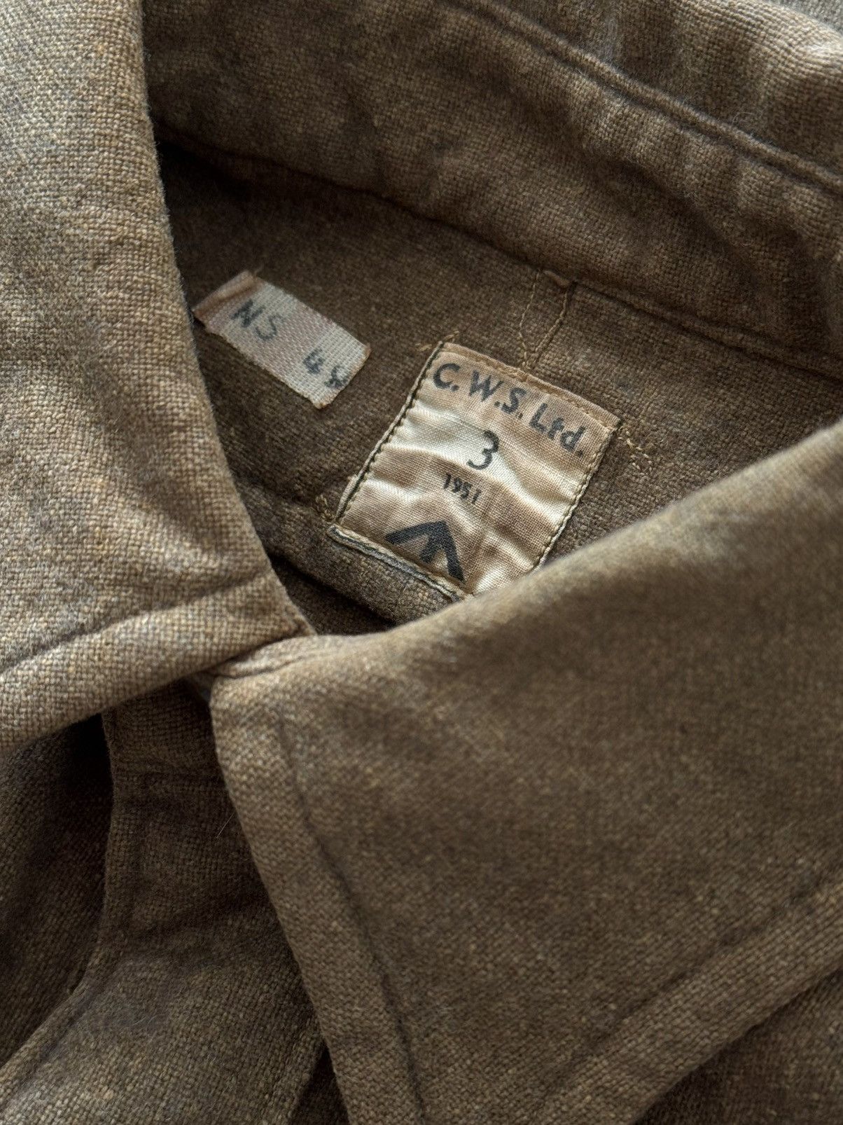 Vintage 1951 Dated Vintage British Army Wool Khaki Shirt Size US M / EU 48-50 / 2 - 4 Thumbnail
