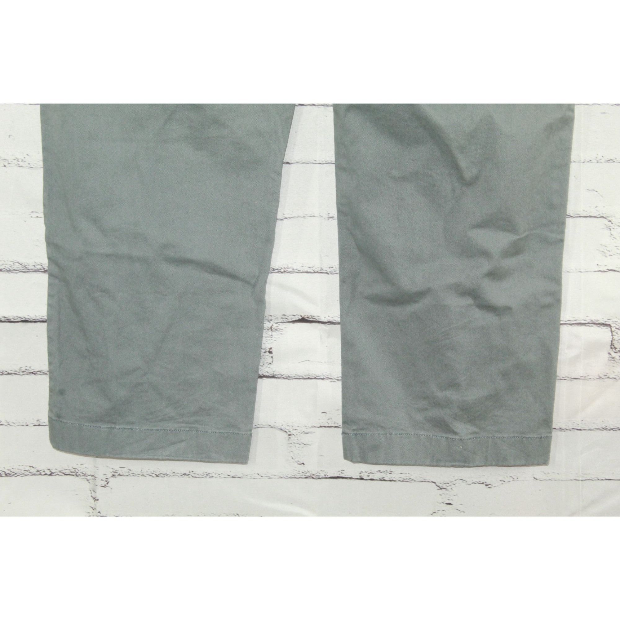 L.L. Bean LL Bean Men's Gray Natural Fit Pants Flat Front Chino Casual Size US 42 / EU 58 - 9 Thumbnail