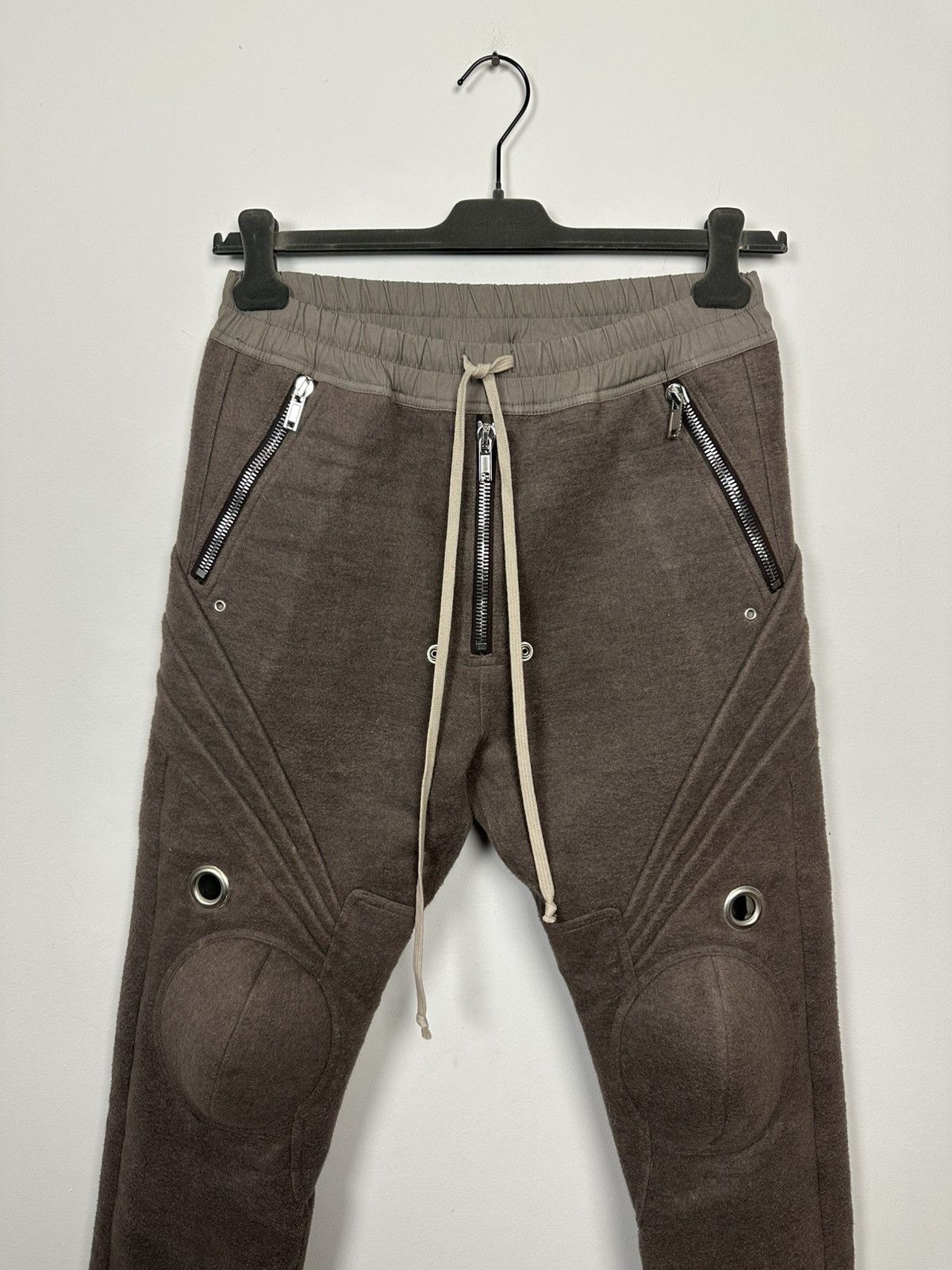 Rick Owens FW20 ‘PERFORMA’ Knee-Pad Insert Joggers Size US 34 / EU 50 - 2 Thumbnail