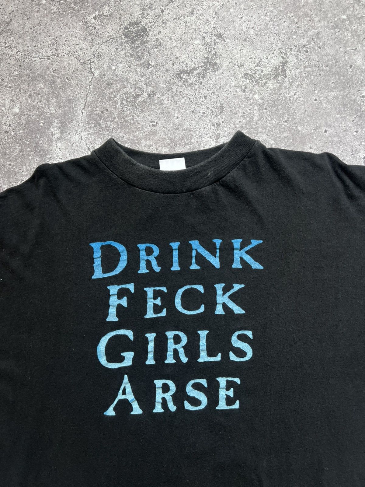 Vintage Vintage 90s Father Ted Drink Feck Girls Arse T-shirt Size US XL / EU 56 / 4 - 6 Thumbnail