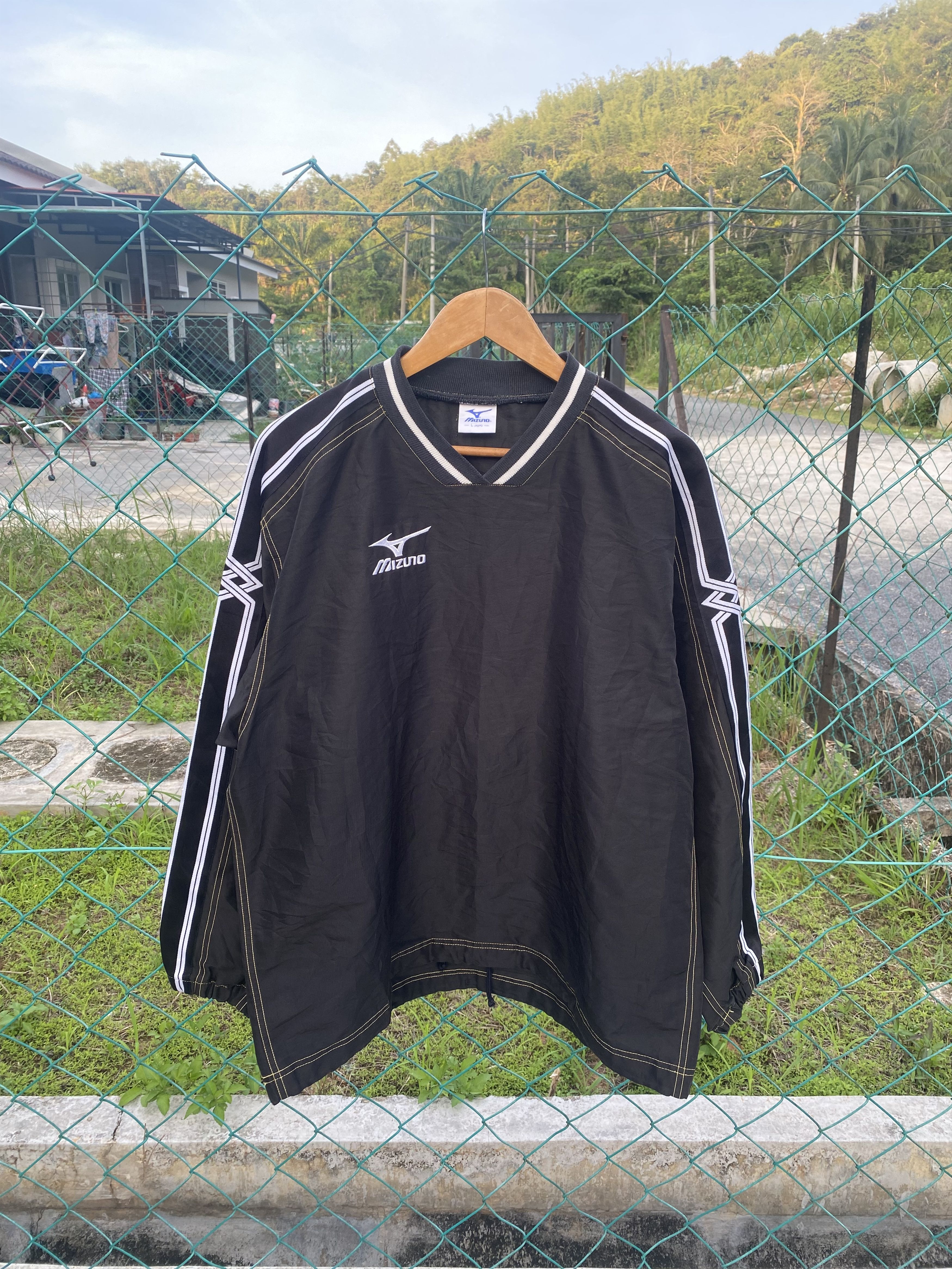 Mizuno Vintage Mizuno RKU Football Training Sweater Size US L / EU 52-54 / 3 - 1 Thumbnail