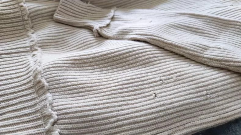 Helmut Lang HELMUT LANG Pioneer open hole V neck wool sweater for men Size US XS / EU 42 / 0 - 8 Thumbnail