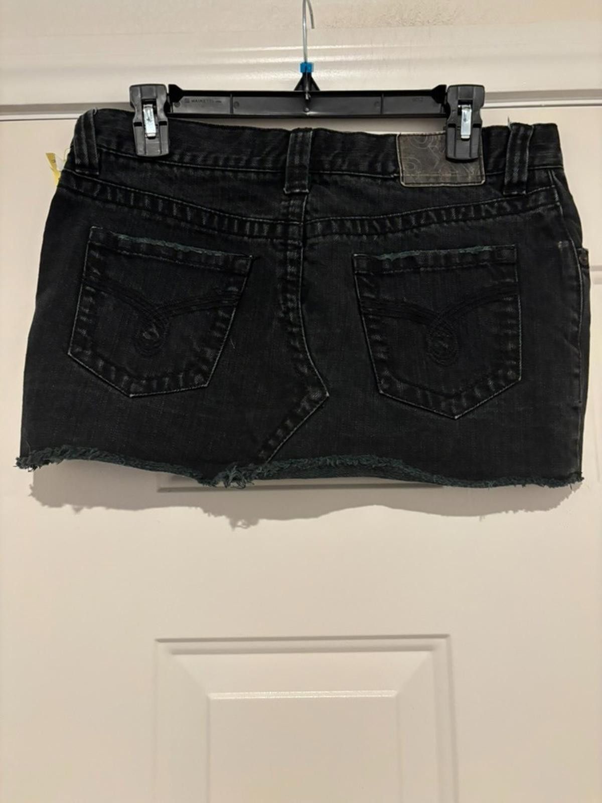 Royal Robbins Womens Roxy lot of 2 white shorts/Black mini skirt sz 7 #565 Size 28" / US 6 / IT 42 - 2 Thumbnail