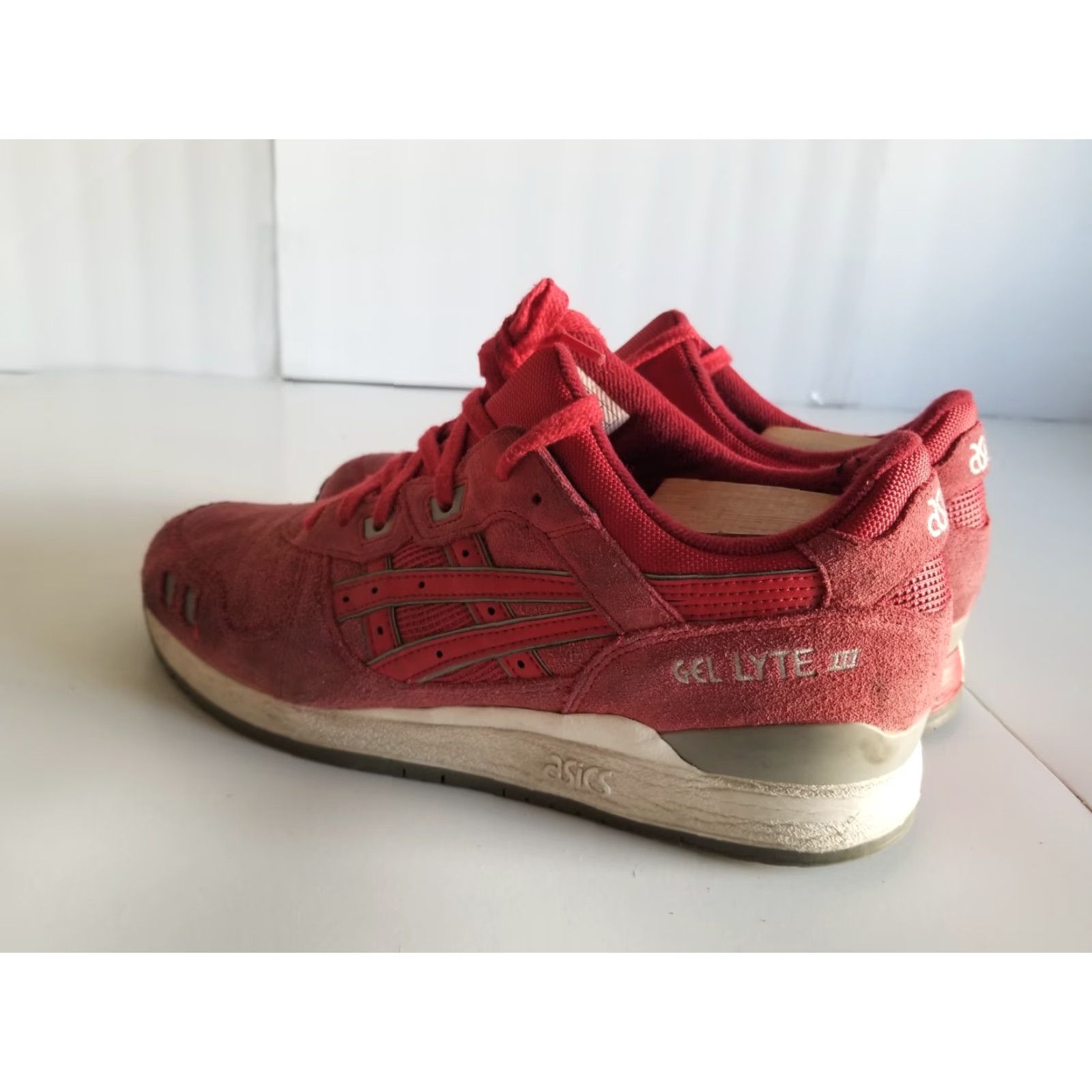 Asics ASICS GEL-Lyte III Running Mens Sneakers Size 10 Suede Red Puddleproof H5U3L 2010s Pale/Red?? Size US 10 / EU 43 - 4 Thumbnail