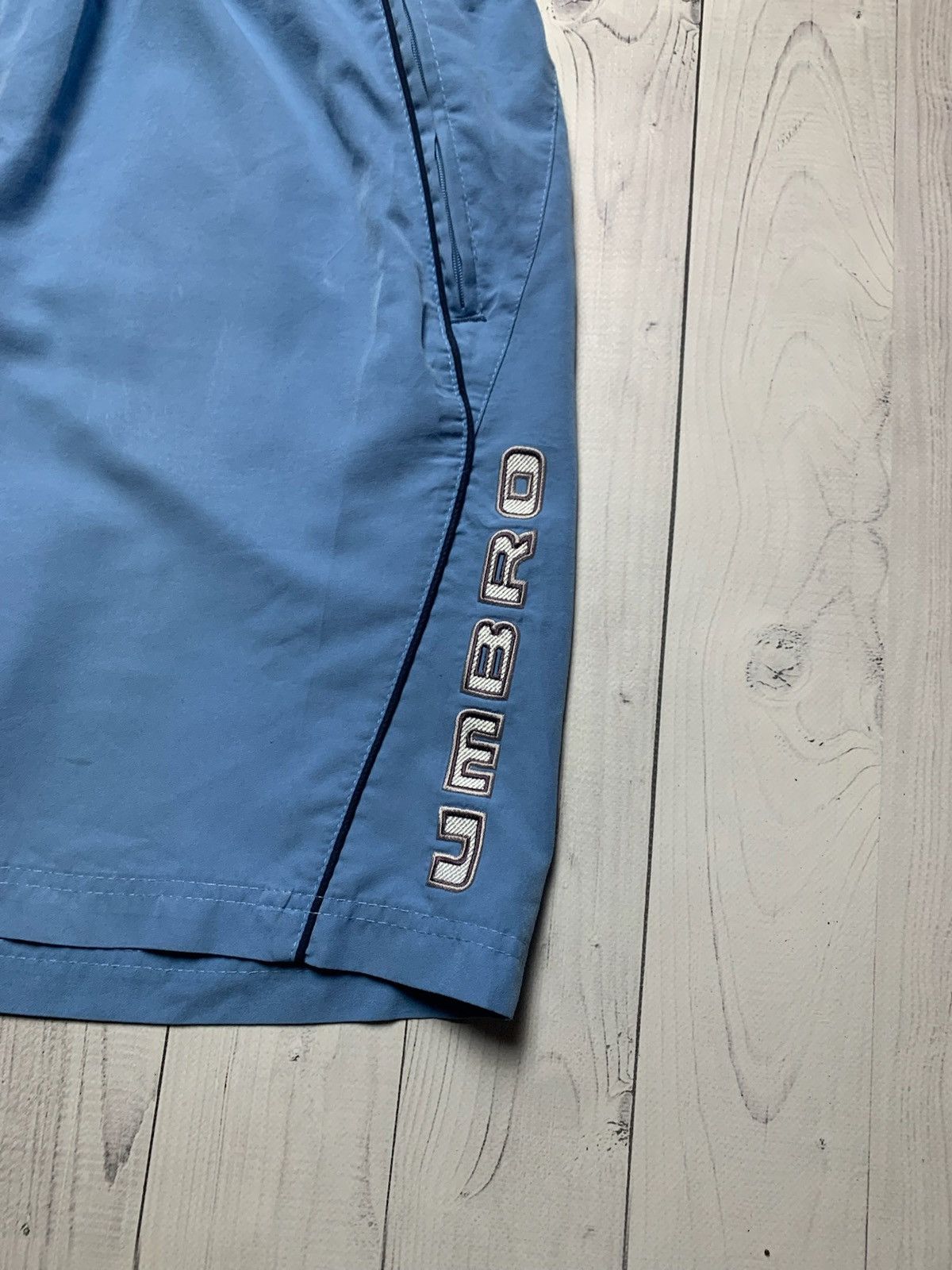 Umbro × Vintage Vintage Umbro shorts logo size M blue Size US 34 / EU 50 - 2 Thumbnail