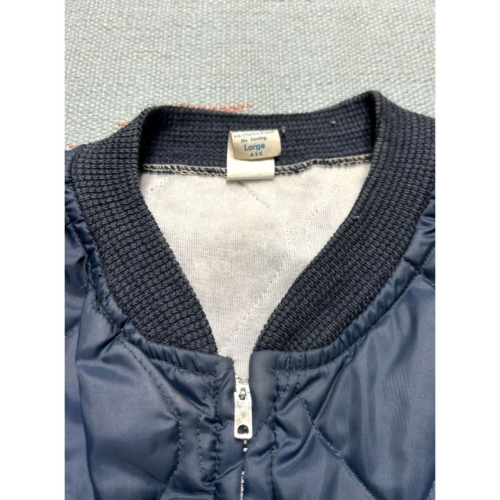 Vintage VINTAGE bomber jacket Navy blue 70s diamond quilted insulated workwear large Jacket Mens Size US L / EU 52-54 / 3 - 3 Thumbnail