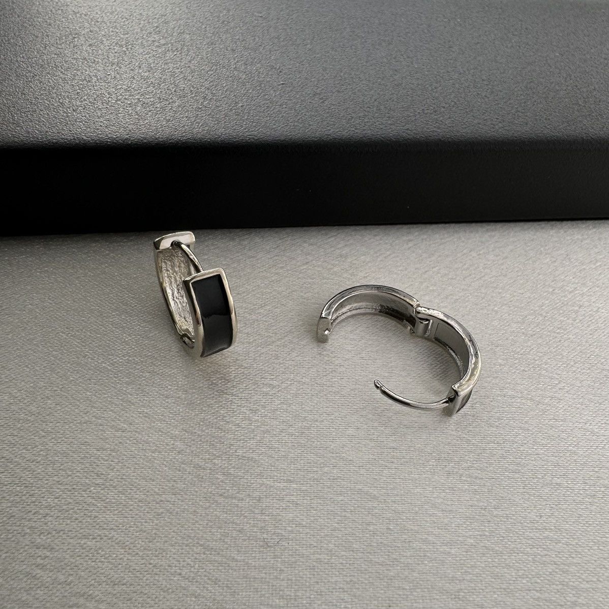 Other Small Hoop Earrings for Men Women Hip Hop Unisex Style Size ONE SIZE - 4 Thumbnail
