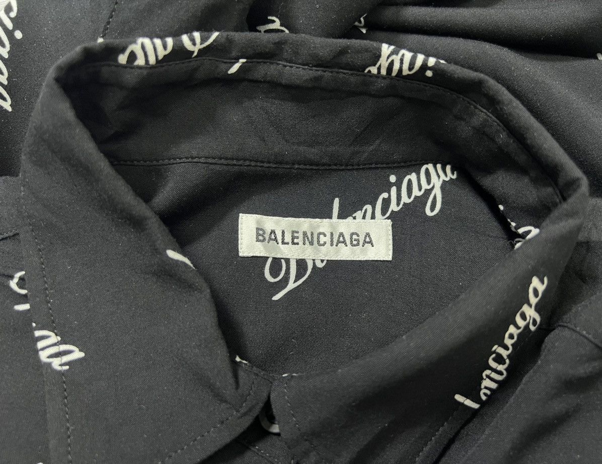 Balenciaga Balenciaga - All Over Script Logo Oversized Button Up Shirt Size XS / US 0-2 / IT 36-38 - 17 Thumbnail