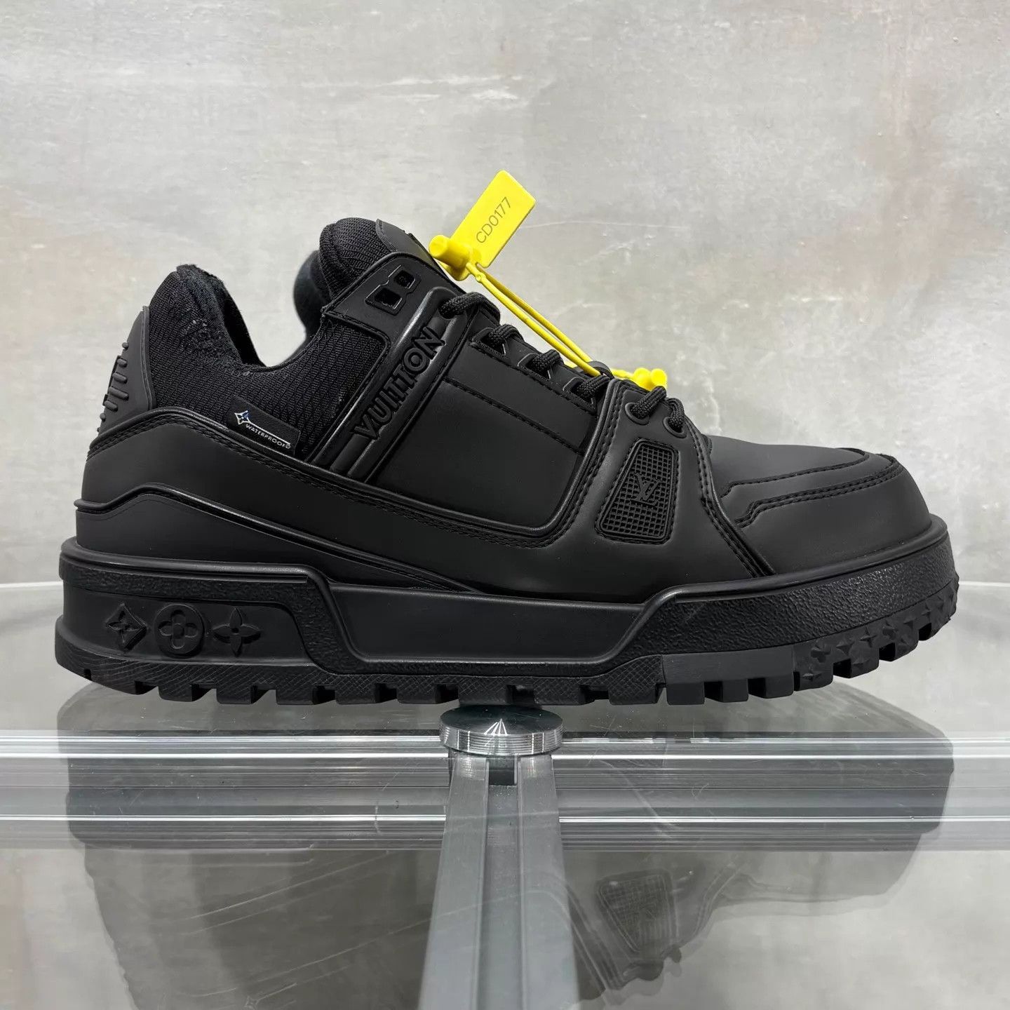 Louis Vuitton LV Trainer Ski Series Black UK7 (41) Size US 8 / EU 41 - 4 Thumbnail