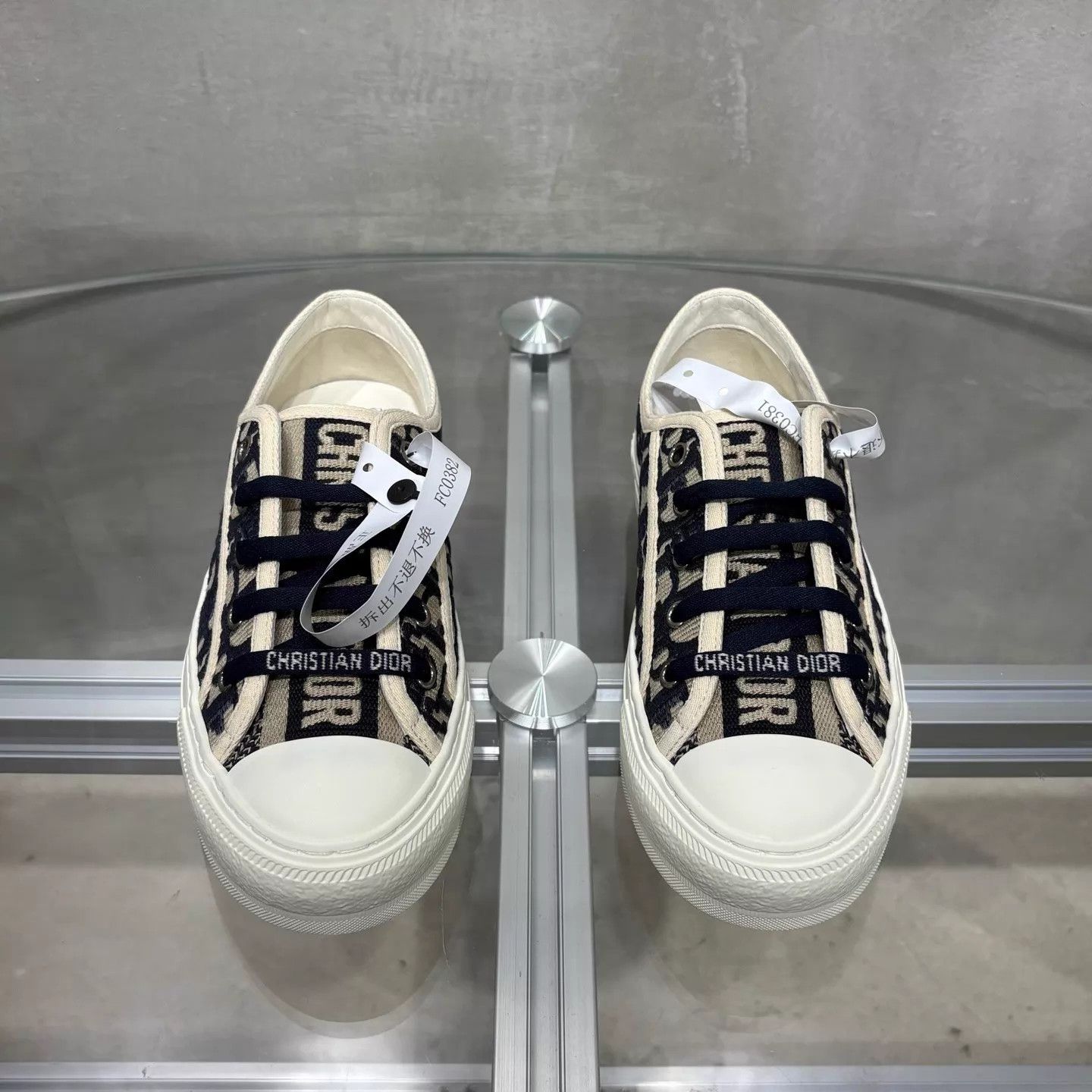 Dior Dior Oblique Black White Low Sneakers Women's 35.5 Size US 5 / IT 35 - 1 Thumbnail