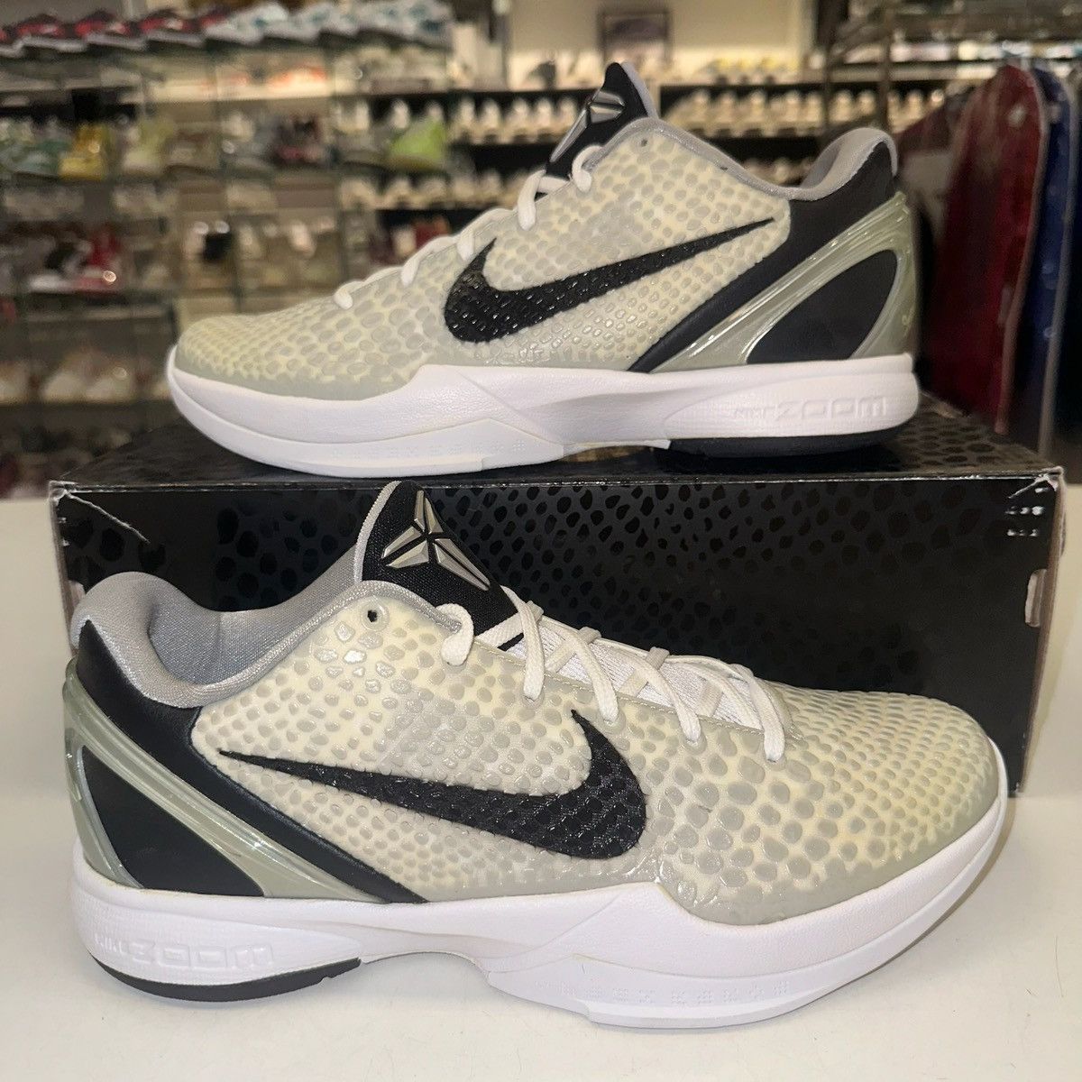 Nike Size 8 - White Black Kobe 6 - 454142-101 Size US 8 / EU 41 - 1 Thumbnail