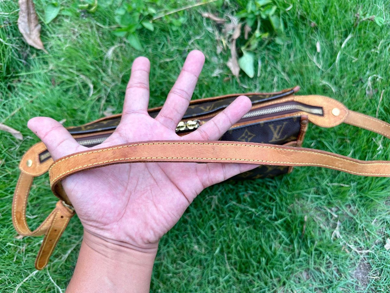 Louis Vuitton Authentic Louis Vuitton Monogram Popincourt Shoulder Bag Size ONE SIZE - 7 Thumbnail