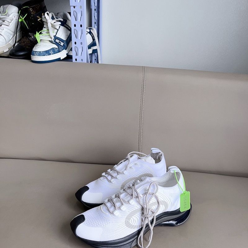 Gucci Gucci RUN Knit Fashion Sneakers for Men - Size US 10.5 / EU 43-44 - 2 Thumbnail