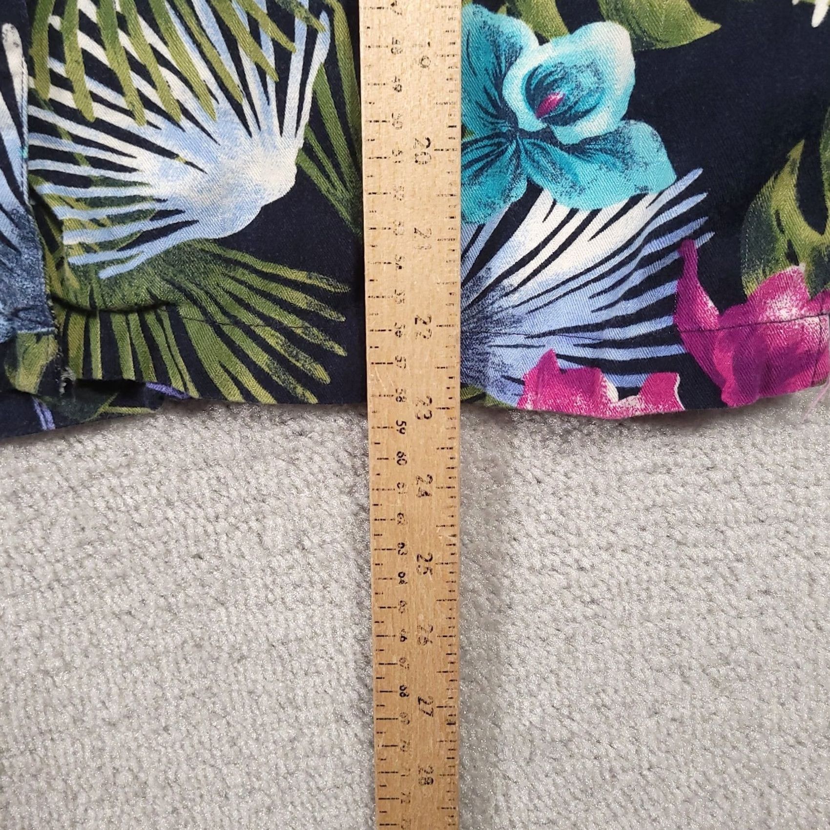 Vintage VINTAGE White Stag Ladies Floral Button Up Hawaiian Shirt Top Shoulder Pads Shirt Women L Blue 90s Hawaiian Style Basic Shirt Size L / US 10 / IT 46 - 6 Thumbnail