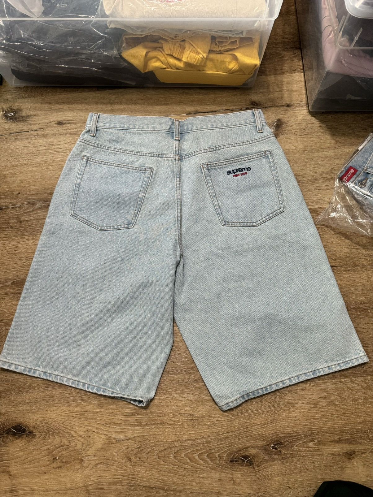 Supreme トップ Baggy Denim Short Supreme Script Baggy Denim Short