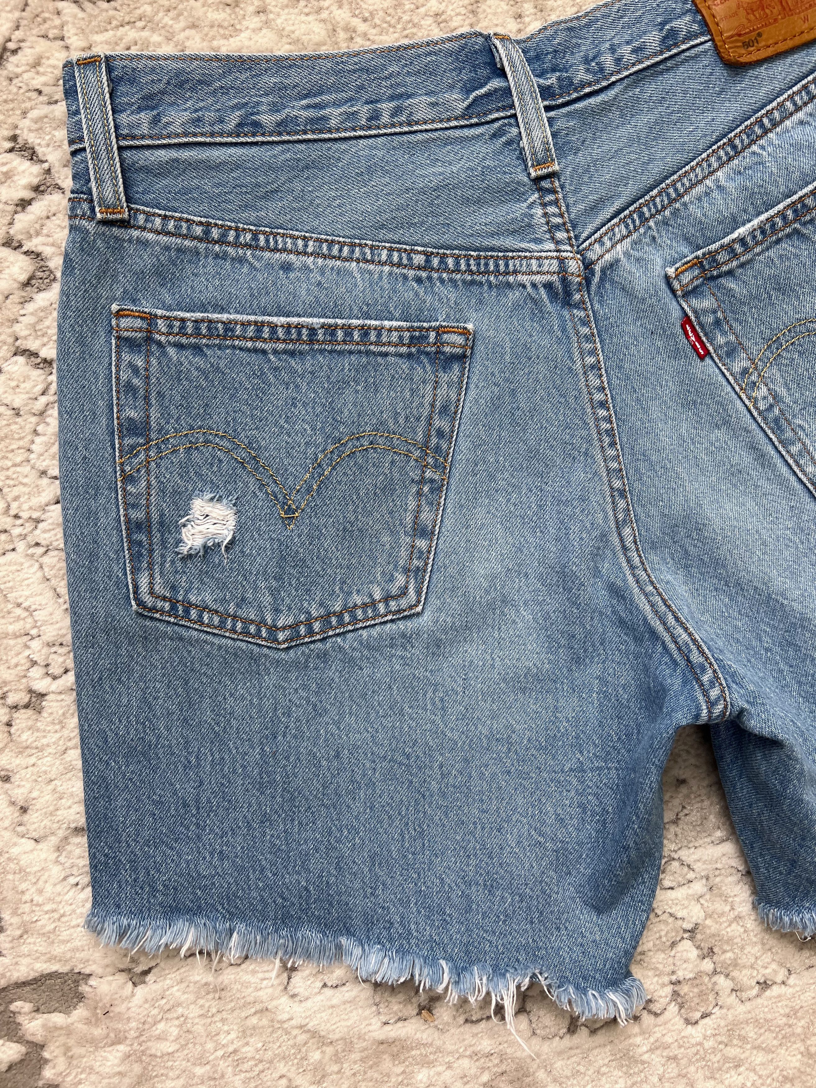 Levi's Levi’s 501 Women Distressed Denim Shorts 31"-32" Size 31" - 12 Thumbnail