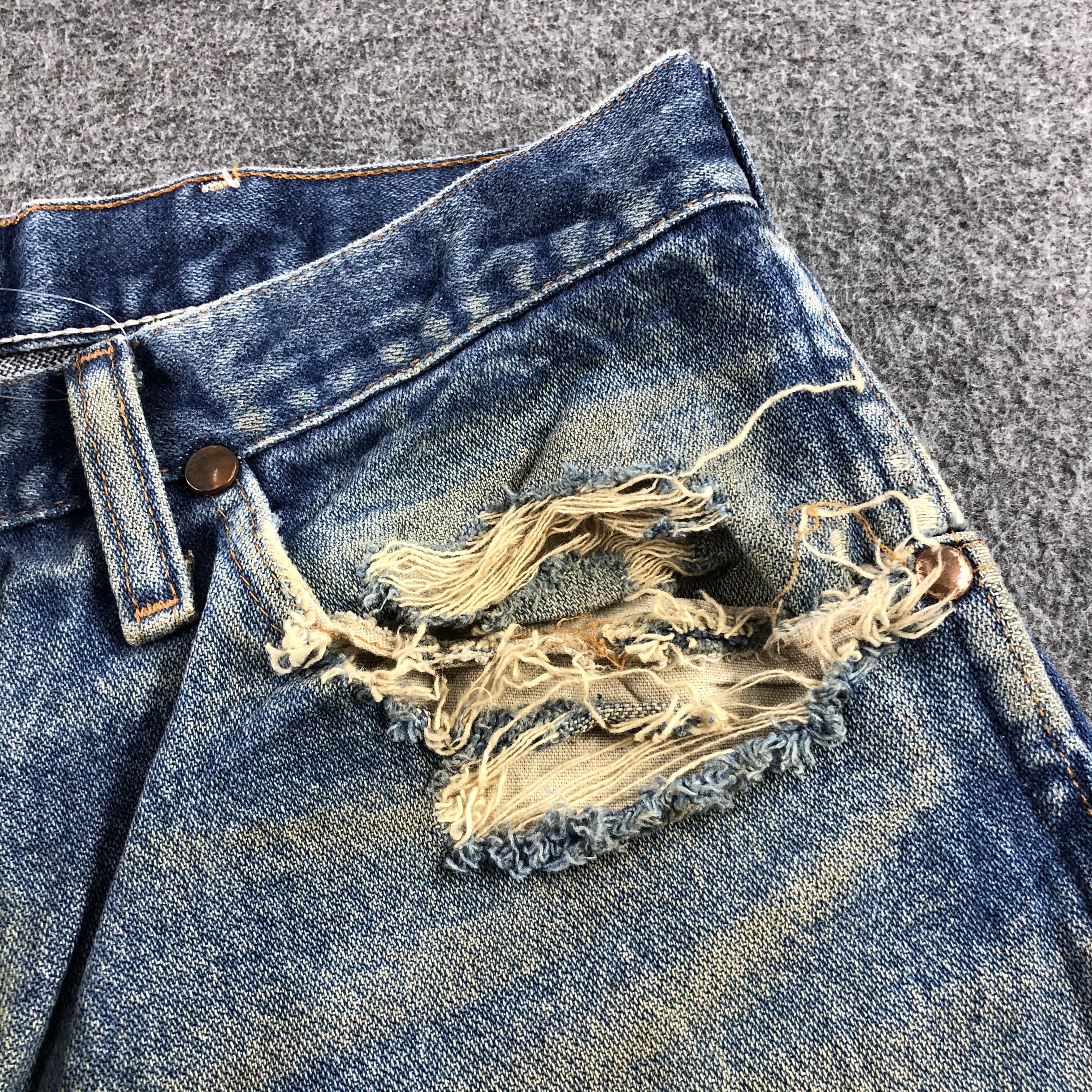 Vintage Vintage Blue Wash Wrangler Jeans-J2421 Size US 32 / EU 48 - 10 Thumbnail