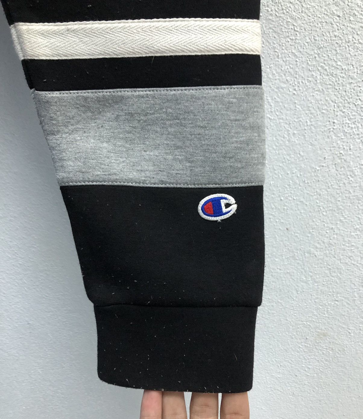 Champion Vintage Champion Big Logo Hoodie Size US L / EU 52-54 / 3 - 7 Thumbnail