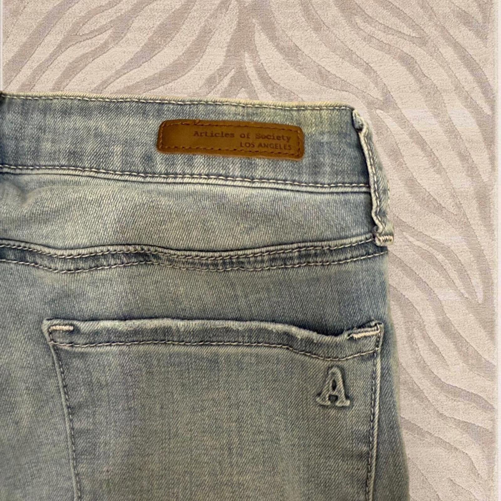 Other Articles of Society Light Wash Jeans- 25 Size 28" / US 6 / IT 42 - 3 Thumbnail