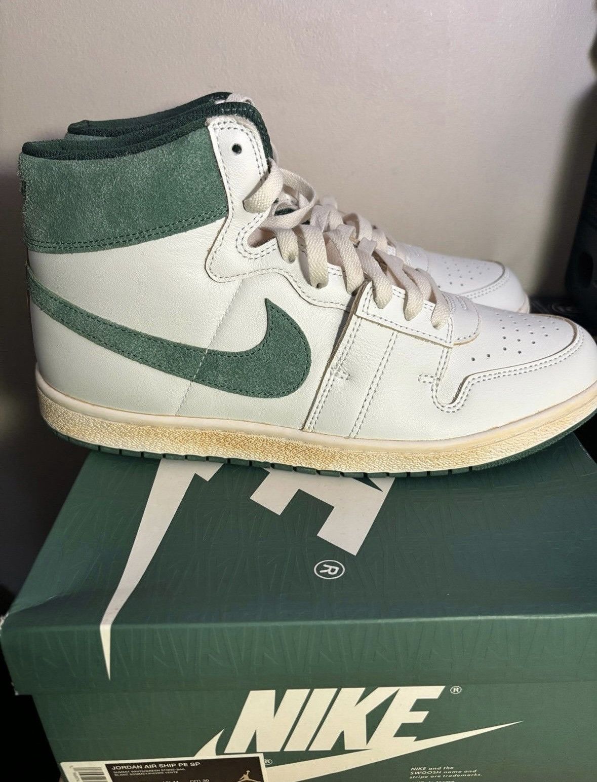 Jordan Brand A MA MANIÉRE X JORDAN AIR SHIP PE SP 'GREEN STONE' Size US 12 / EU 45 - 5 Thumbnail