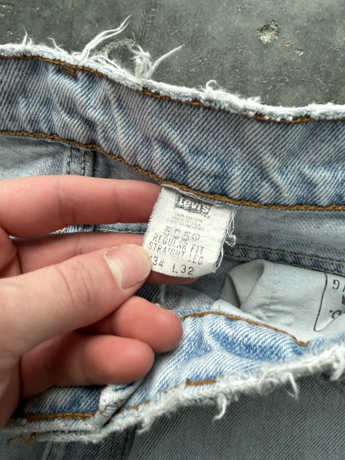 Levi's Vintage 90s Levis 505 Light Wash Denim Jeans 34x32 Distress Size US 34 / EU 50 - 7 Thumbnail
