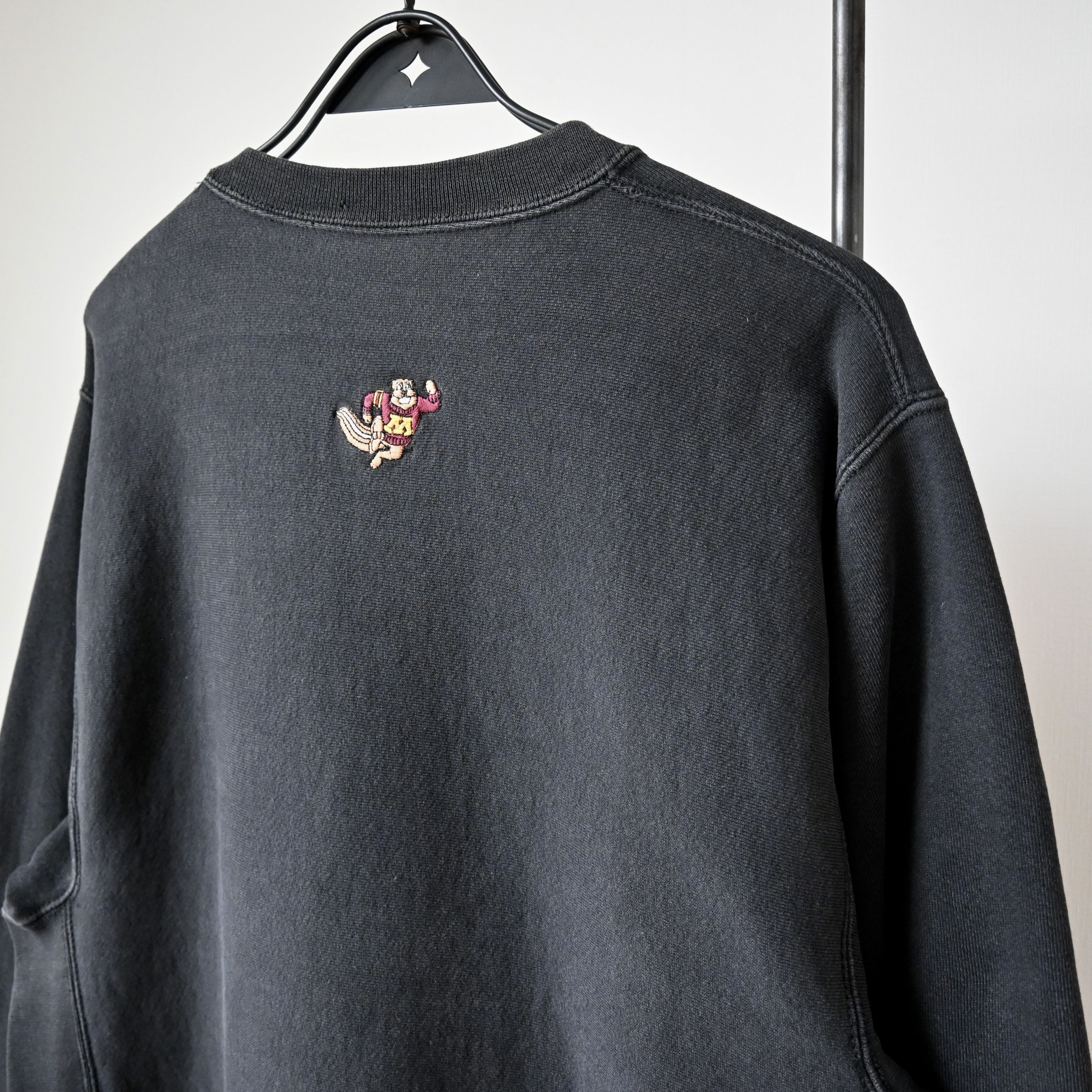 NCAA VTG 1990s MINNESOTA GOLDEN GOPHERS sweatshirt, made in USA Size US L / EU 52-54 / 3 - 4 Thumbnail
