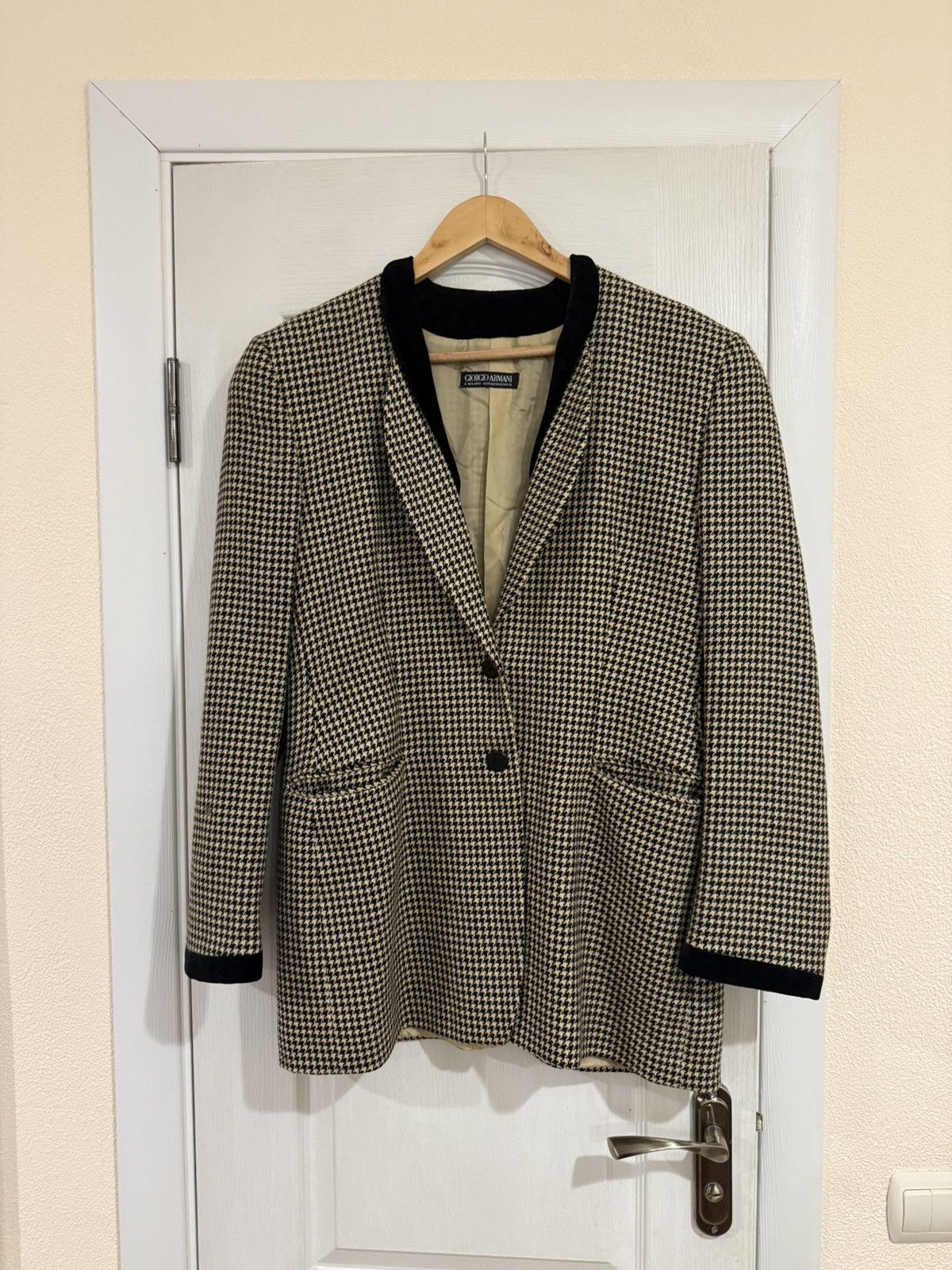 Giorgio Armani Very nice Size L / US 10 / IT 46 - 1 Thumbnail