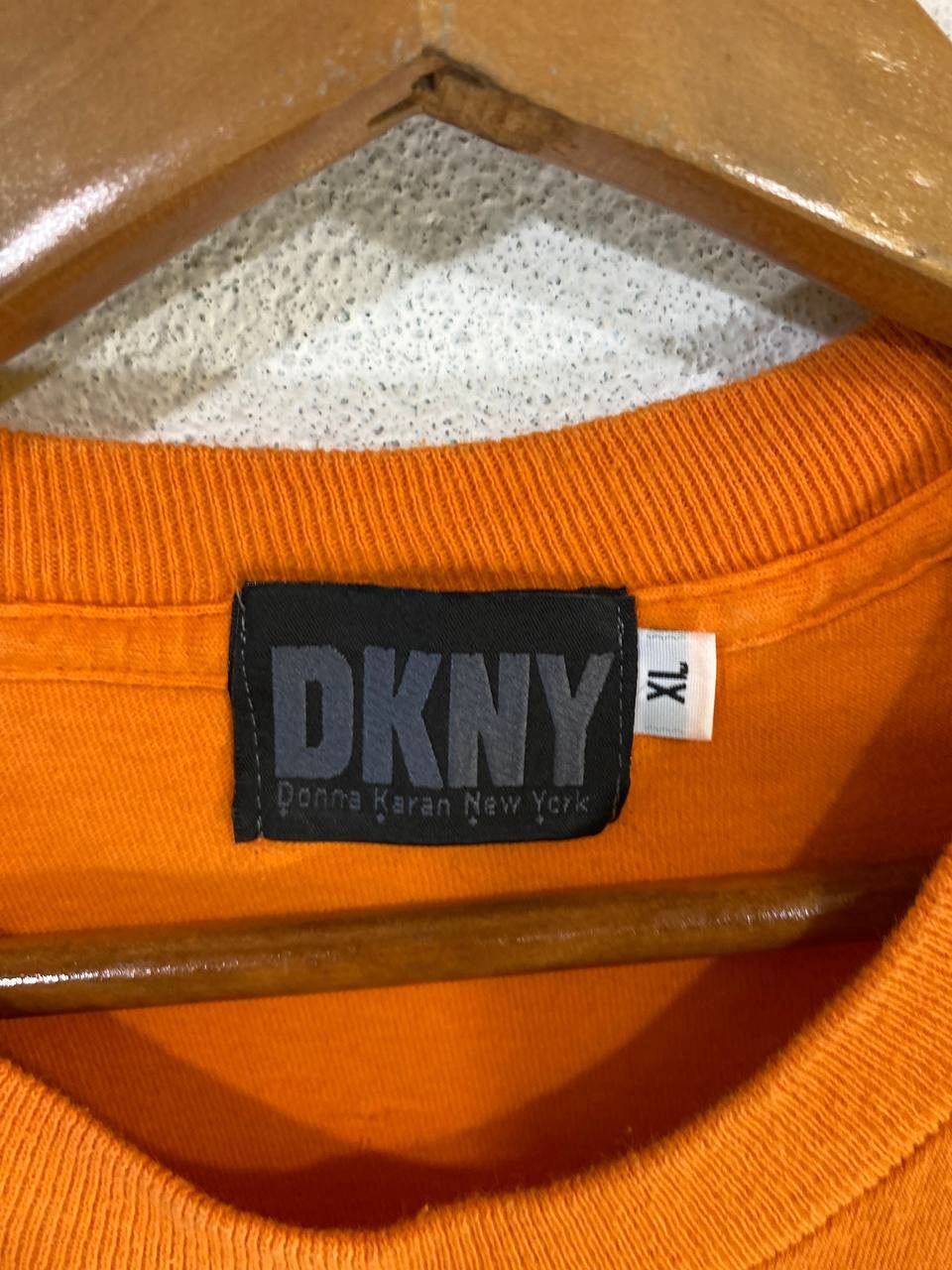 DKNY vintage dkny embroided logo tee nice design Size US XL / EU 56 / 4 - 6 Thumbnail