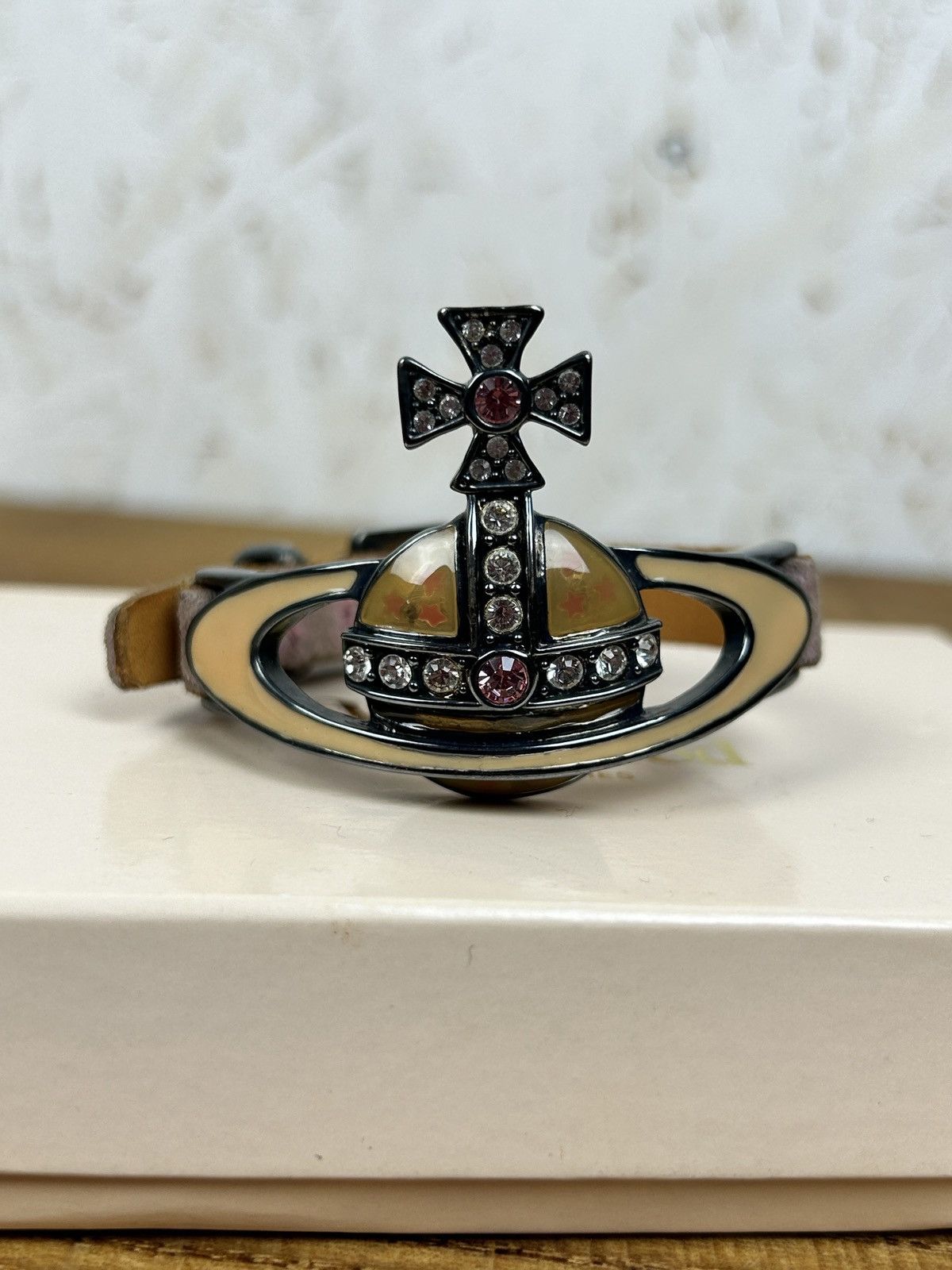 Vivienne Westwood 90s Vivienne Westwood 1996 Rosa Strass Orb Leather Bracelet Size ONE SIZE - 1 Thumbnail