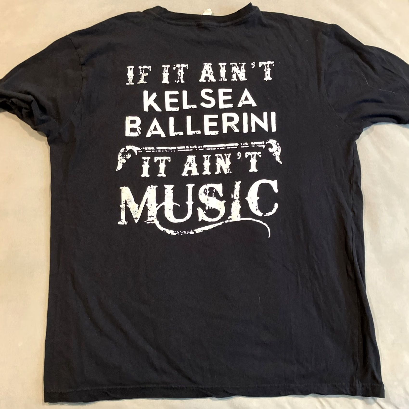 Vintage Kelsea Ballerini Tennessee Whiskey IF IT AINT KELSEA, IT AINT MUSIC T SHIRT L Shirt Men Black Cotton Crew Neck Short Sleeve Graphic Print L Mens Size US L / EU 52-54 / 3 - 4 Thumbnail