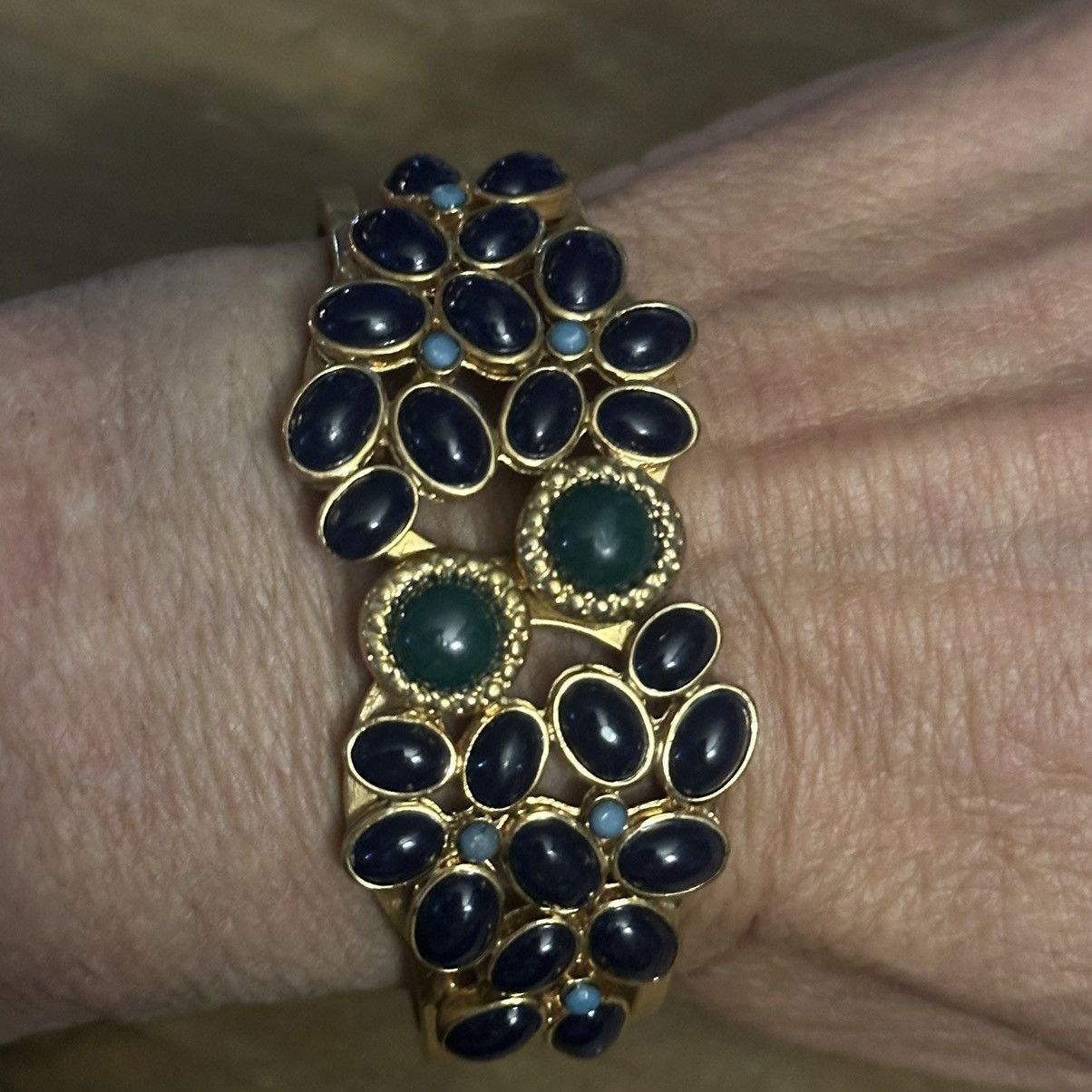Other Cabochon stones gold tone hinged bangle bracelet Size ONE SIZE - 4 Thumbnail