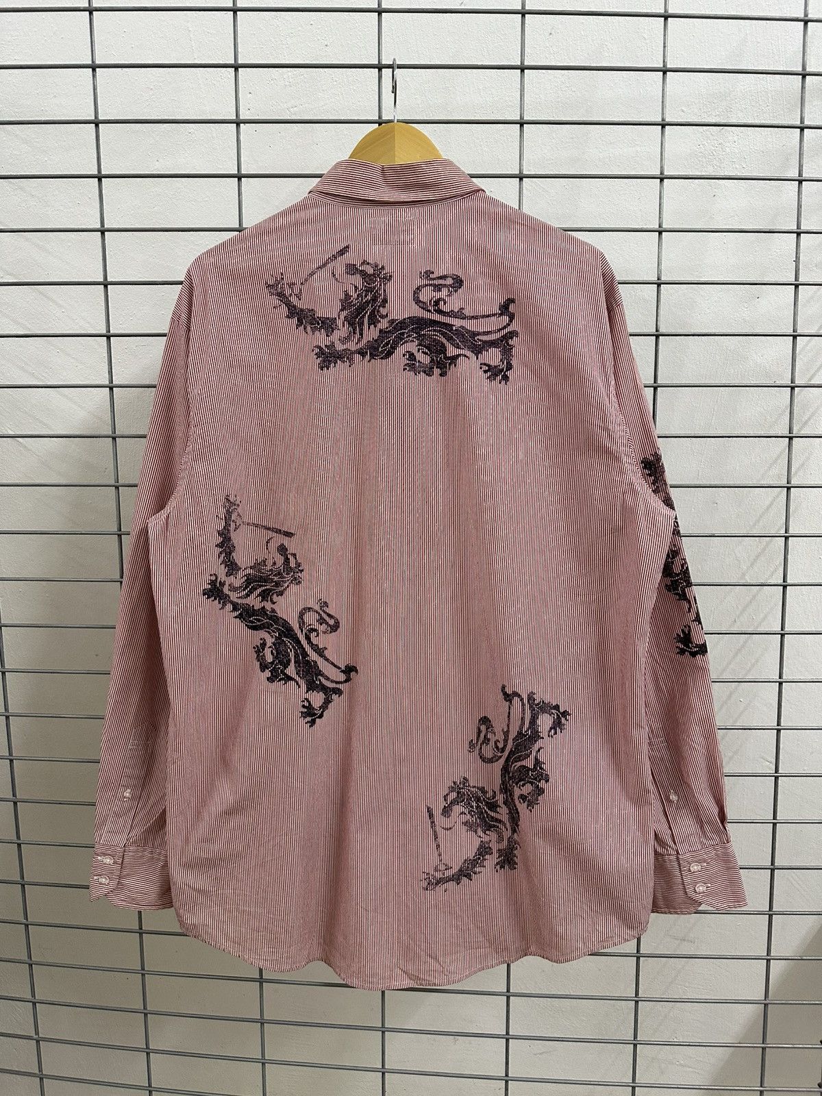 Tommy Hilfiger Rare Beautiful Tommy Hilfiger Dragon Design Hickory Shirt Size US XL / EU 56 / 4 - 2 Thumbnail