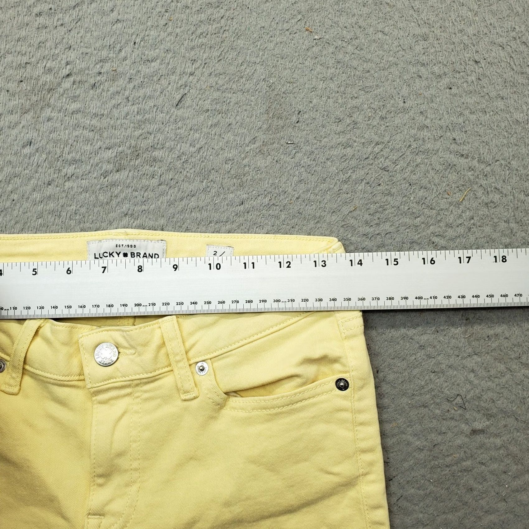 Lucky Brand Lucky Brand Crop Jeans Women Size 2/26 Yellow Denim 5-Pocket Design Straight Leg Jeans Women Size 2/26 Yellow Denim 5-Pocket Design Straight Leg Size 26" / US 2 / IT 38 - 5 Thumbnail