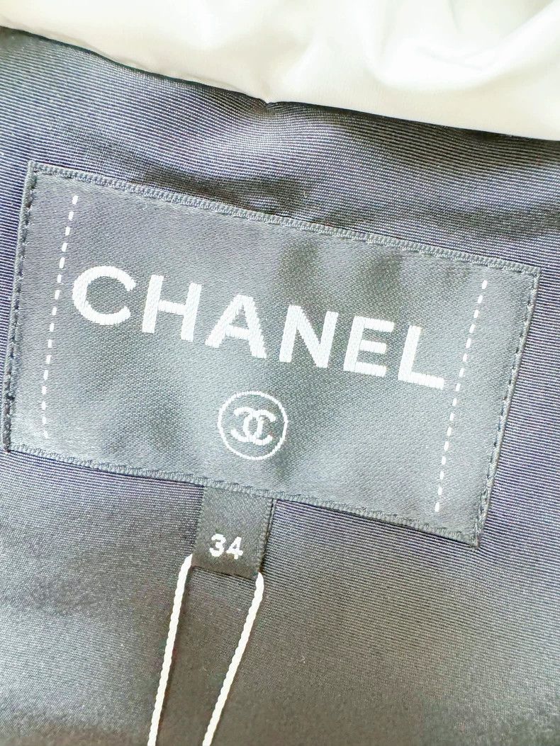 Chanel Chanel 24N Snow White White Lace Down Jacket Size XXS / US 00 / IT 34 - 6 Thumbnail