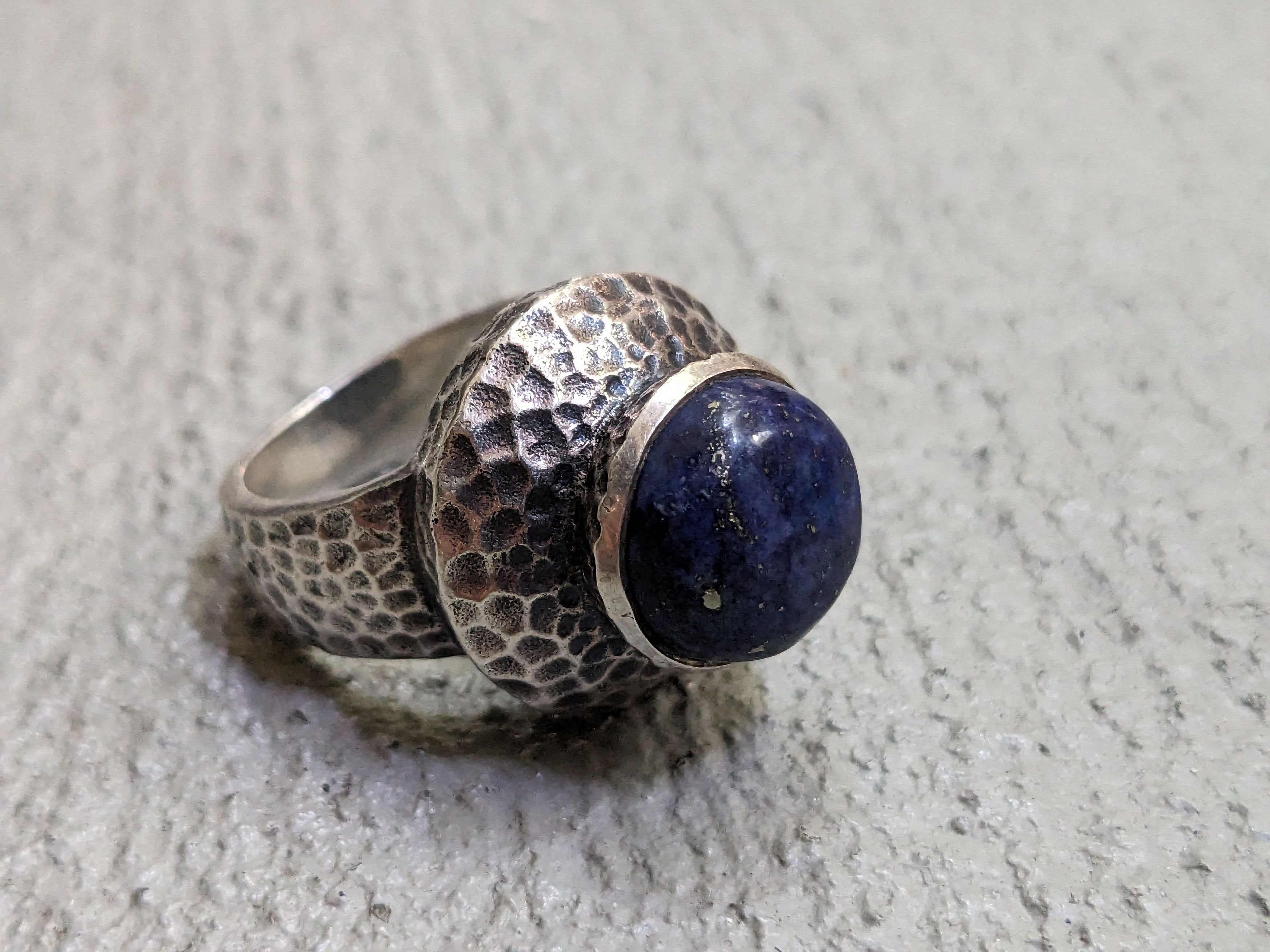 Jewelry Vintage Sterling Silver Ring Blue Lapis Lazuli 8 Hammered Size ONE SIZE - 4 Thumbnail