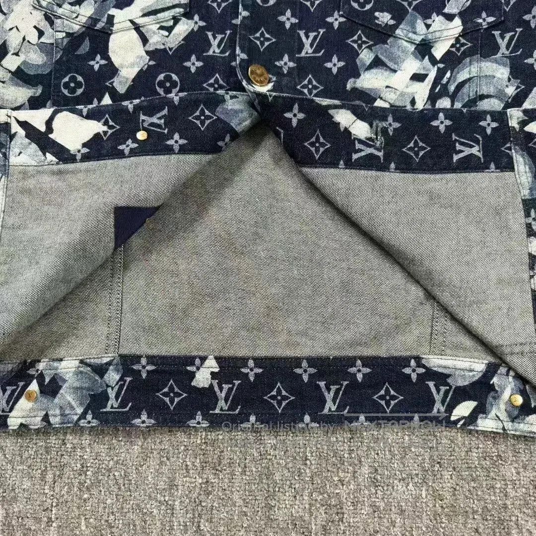 Louis Vuitton louis vuitton blue denim jacket with patterns. Size US L / EU 52-54 / 3 - 8 Thumbnail
