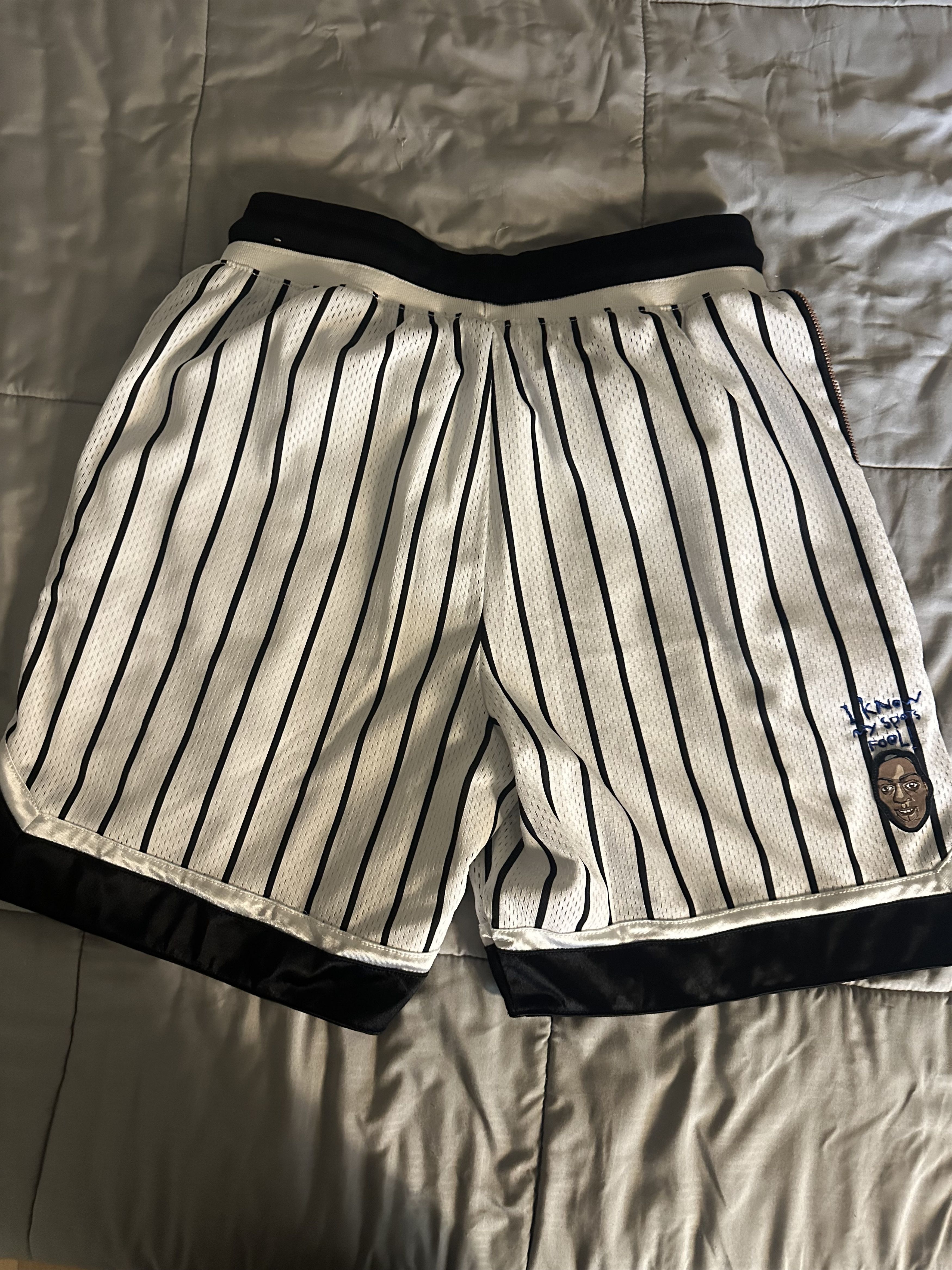 Nike Size medium penny Hardaway- Nike shorts Size US 32 / EU 48 - 3 Thumbnail