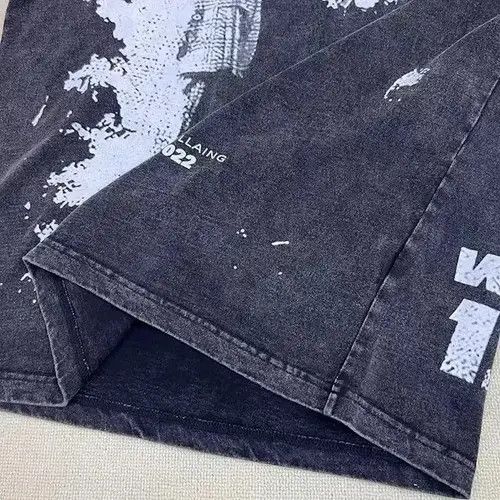 Japanese Brand album featuring heroes and villains printed Size US L / EU 52-54 / 3 - 3 Thumbnail