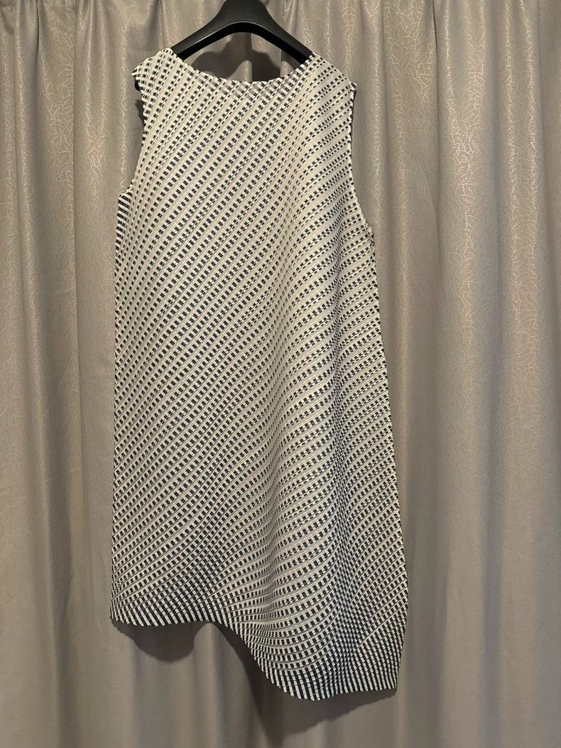 Issey Miyake Issey Miyake size:3 Deformed round dress Size M / US 6-8 / IT 42-44 - 2 Thumbnail