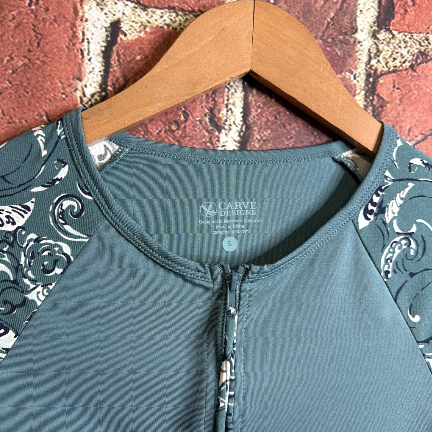 Vintage VINTAGE Carve Designs Women's Swim Rashguard Top XL Green UPF 50 Rashguard Top Women XL Green UPF 50 Rashguard? Size XL / US 12-14 / IT 48-50 - 2 Thumbnail